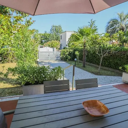 Apartamento Villino Cecilia - 3 Bedrooms - Tuscanyinstyle Forte dei Marmi