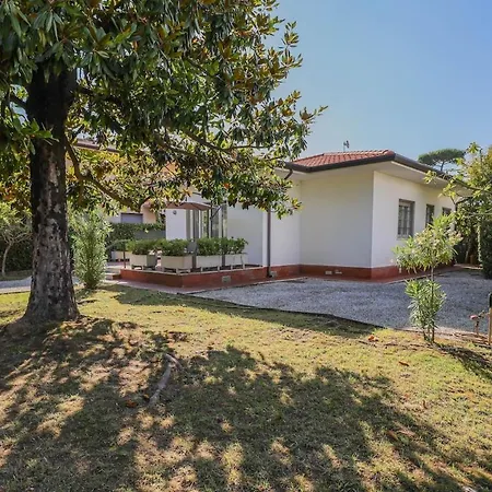 Villino Cecilia - 3 Bedrooms - Tuscanyinstyle Forte dei Marmi