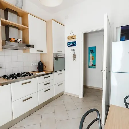 Villino Cecilia - 3 Bedrooms - Tuscanyinstyle Forte dei Marmi
