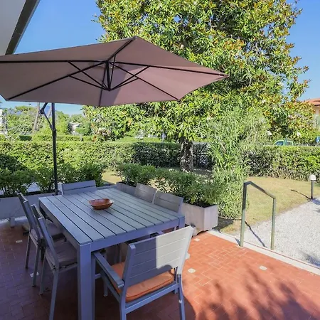 Apartamento Villino Cecilia - 3 Bedrooms - Tuscanyinstyle Forte dei Marmi